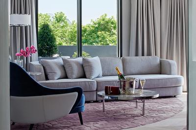 Royce Suite