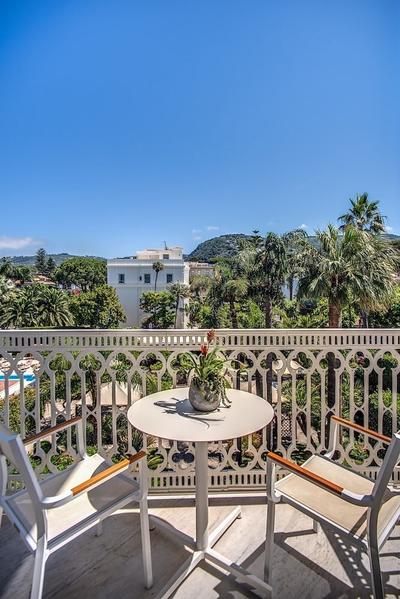 Superior and Balcony