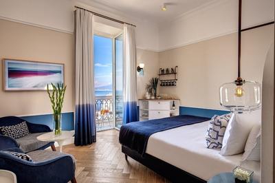 Deluxe Sea View and Balcony