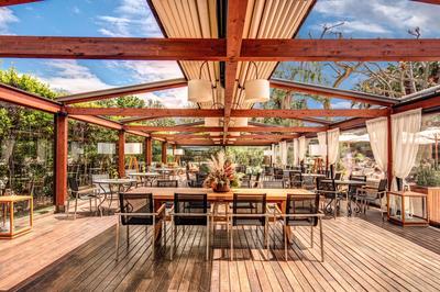 Aqua Pool Lounge