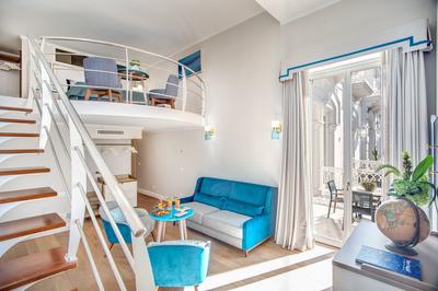 Family Suite Side Sea View and Balcony