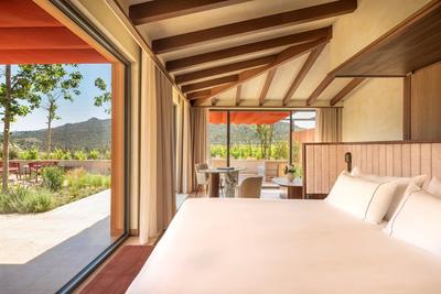 Private Pool Vineyards Suite