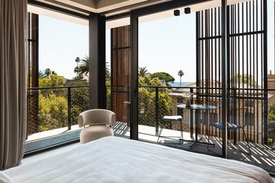 Signature Room