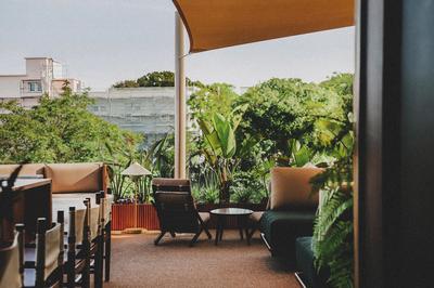 V Rooftop Bar