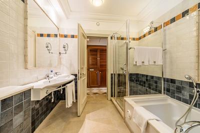 Executive Suite Eagles Nest