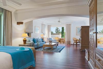 Executive Suite Sea View Main Building