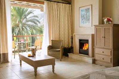 Executive Suite Sea View with a Fireplace