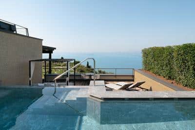Sky Pool Suite
