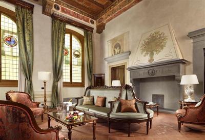 Francesco I De’ Medici Master Suite