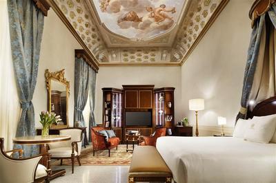Frescoed Junior Suite