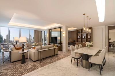 Grand Landmark View Suite
