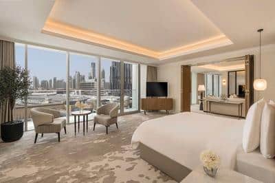 Grand Landmark View Suite