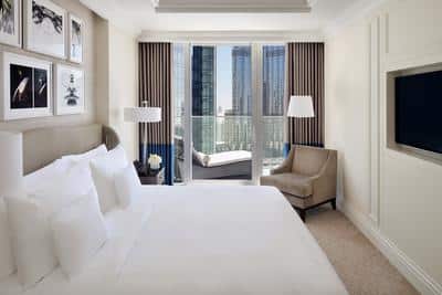 Premier Landmark View Club Suite