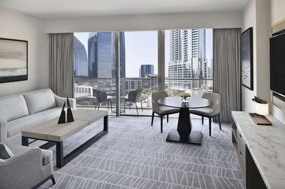 Junior/ Premier Suite