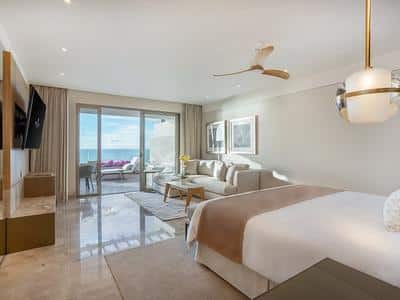 Sunrise King Suite
