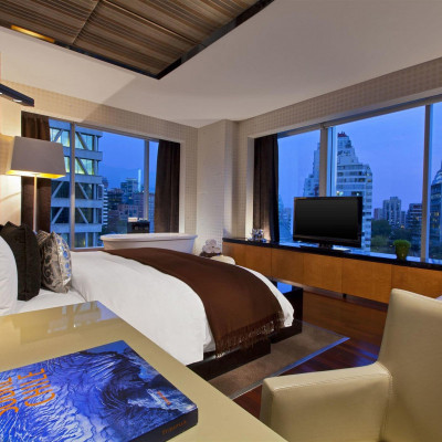 W Santiago image