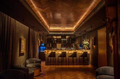Lounge Bar