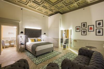 1 Queen Junior Suite