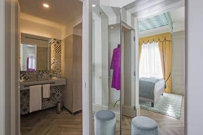 1 Queen Premium Room