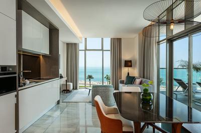 2 Bedroom Family Suite Dining Kitchen Arabian Sea View
