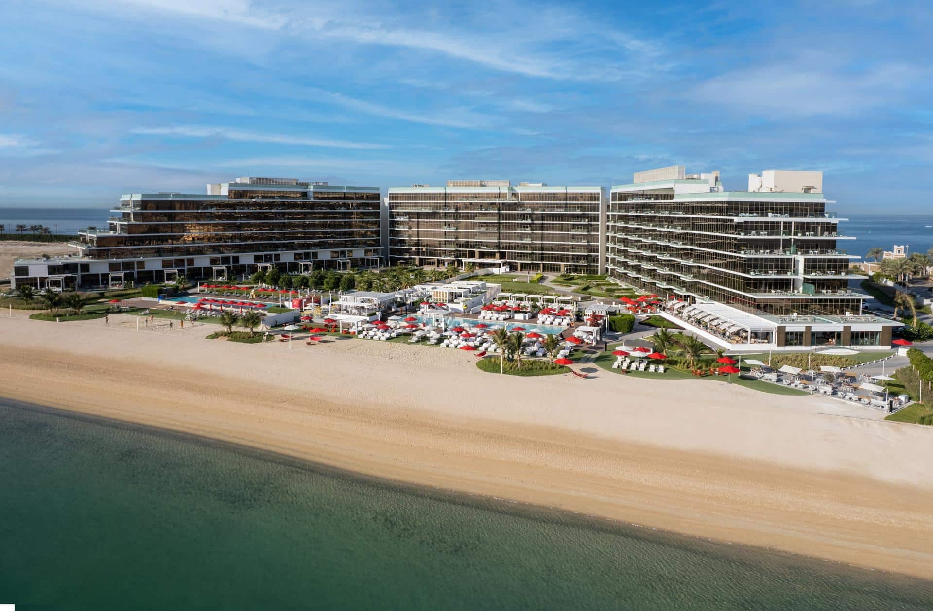 Th8 Palm Dubai Beach Resort, Vignette Collection, an IHG Hotel