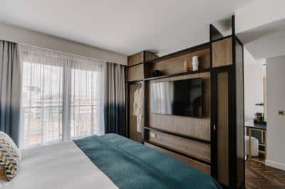 1 King Suite City View Balcony Top Floor
