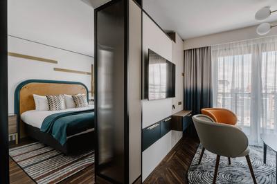 1 King Suite City View Balcony Top Floor