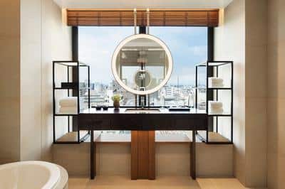 Deluxe Room 1 King City View