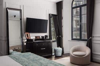 The Charm Corner Room