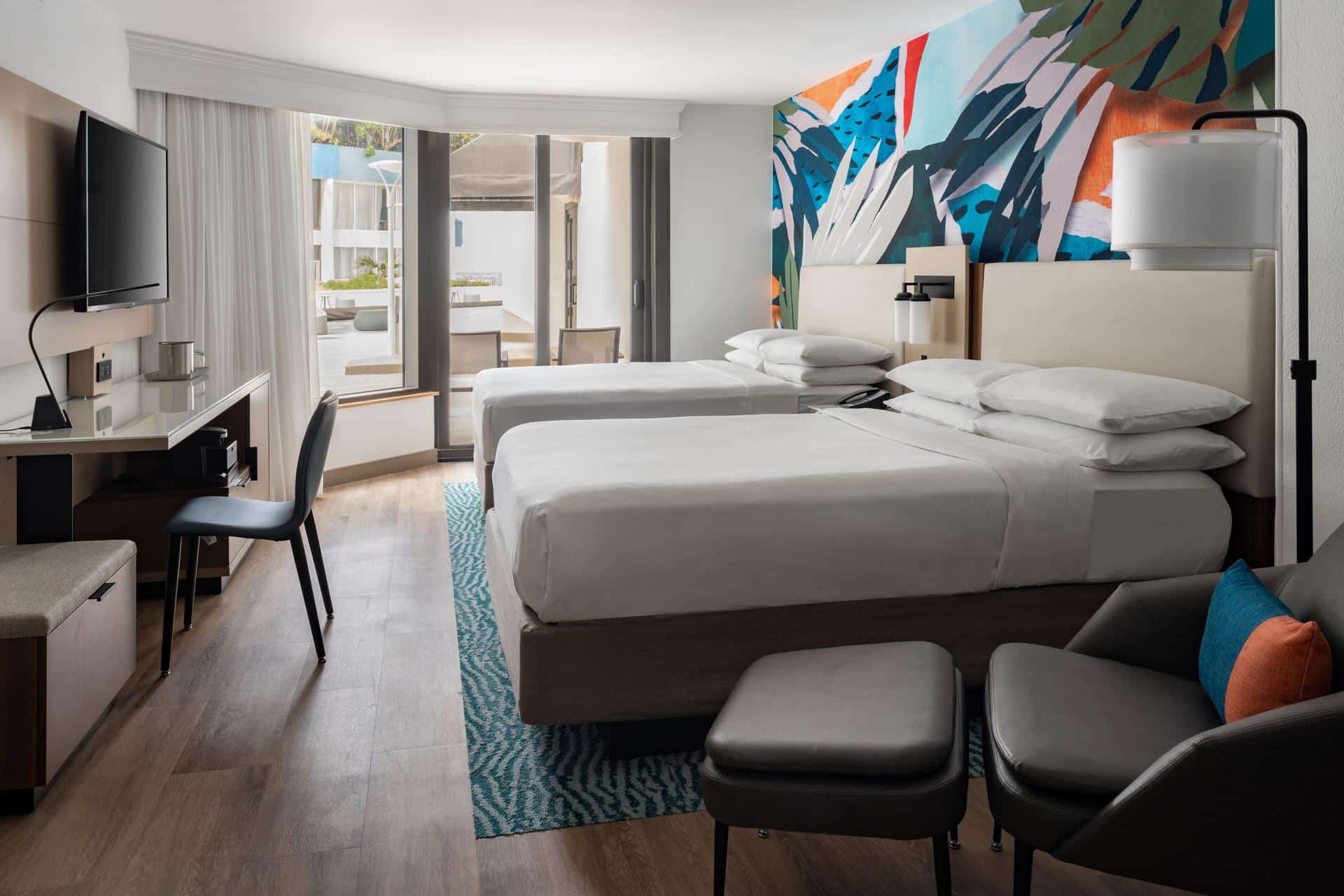 Newly Renovated Room 2 Queen Pool Access