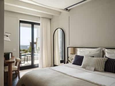 Anandes Suite with Sea View and Infinity Pool