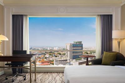 Guest Room, 1 King, City view