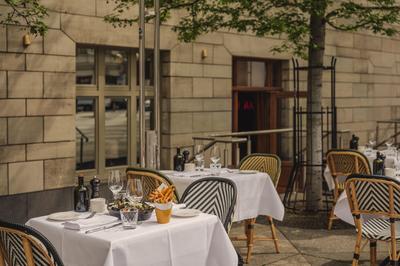 Restaurant Terrace