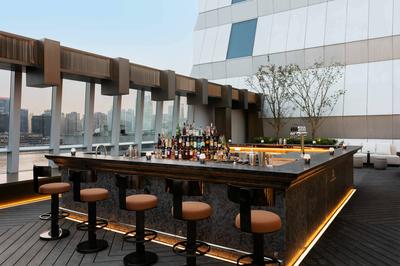 Le Manoir Ling Rooftop Bar
