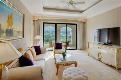 Executive Suite 1 King Garden View