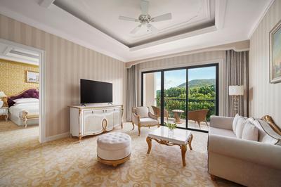 Executive Suite 1 King Garden View