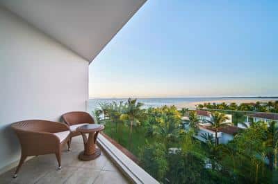 Deluxe Garden View Room 1 King