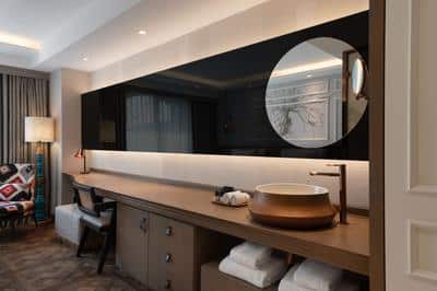 Deluxe Room City View 1 King