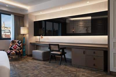 Grand Deluxe Room