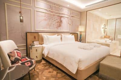 Burdock Deluxe Suite