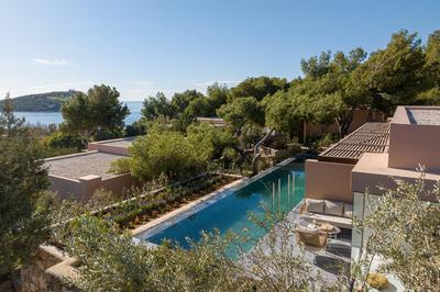 Swim Up Deluxe Bungalow