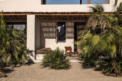 Bungalow with Garden View