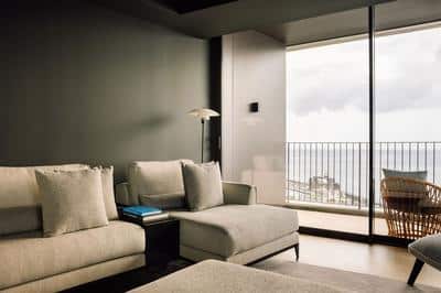 Corner Suite