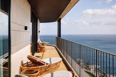 Corner Suite