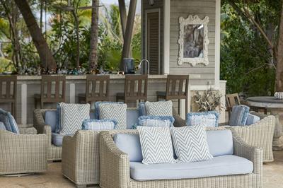 Cove Lounge