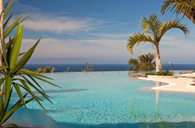 Infinity Swimming Pool