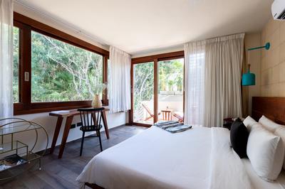 Petite Jungle View