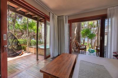 Jungle View with Jet Tub