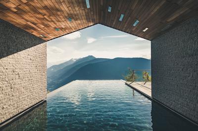 Infinity Swimming Pool