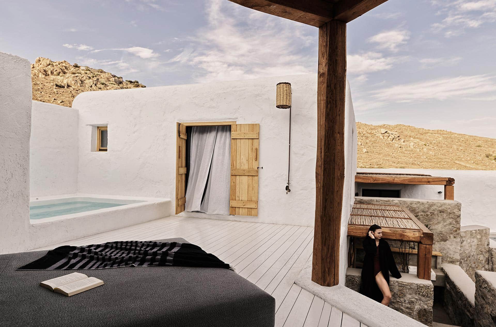 Cave Suite Private Pool and Yard